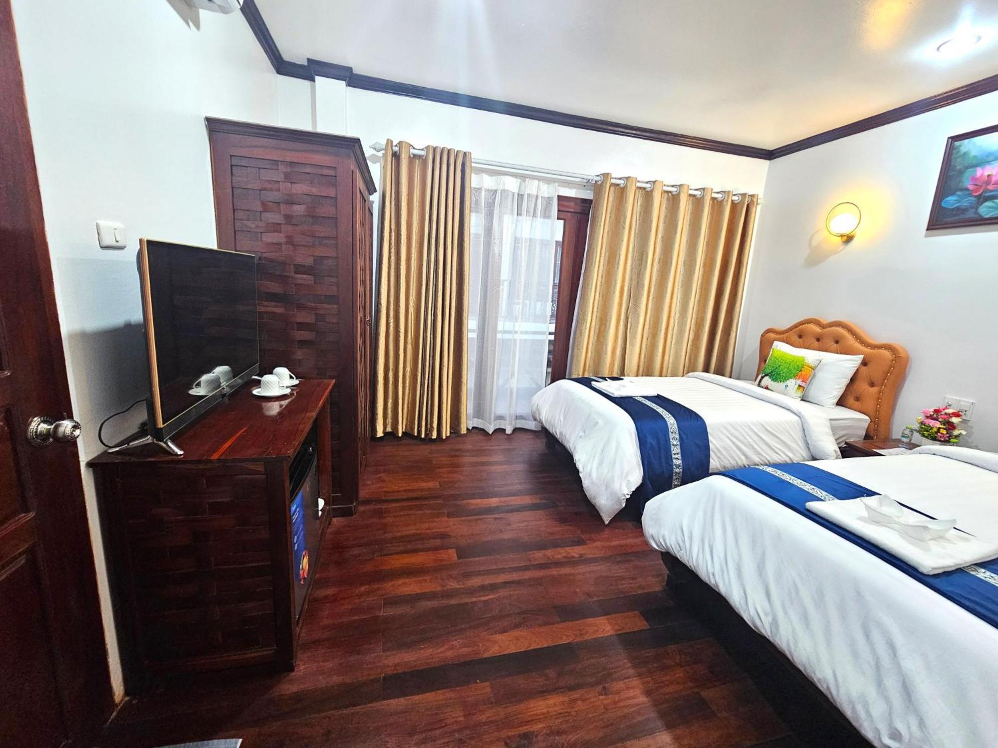 Win Hotel Ванг-В'єнг Екстер'єр фото