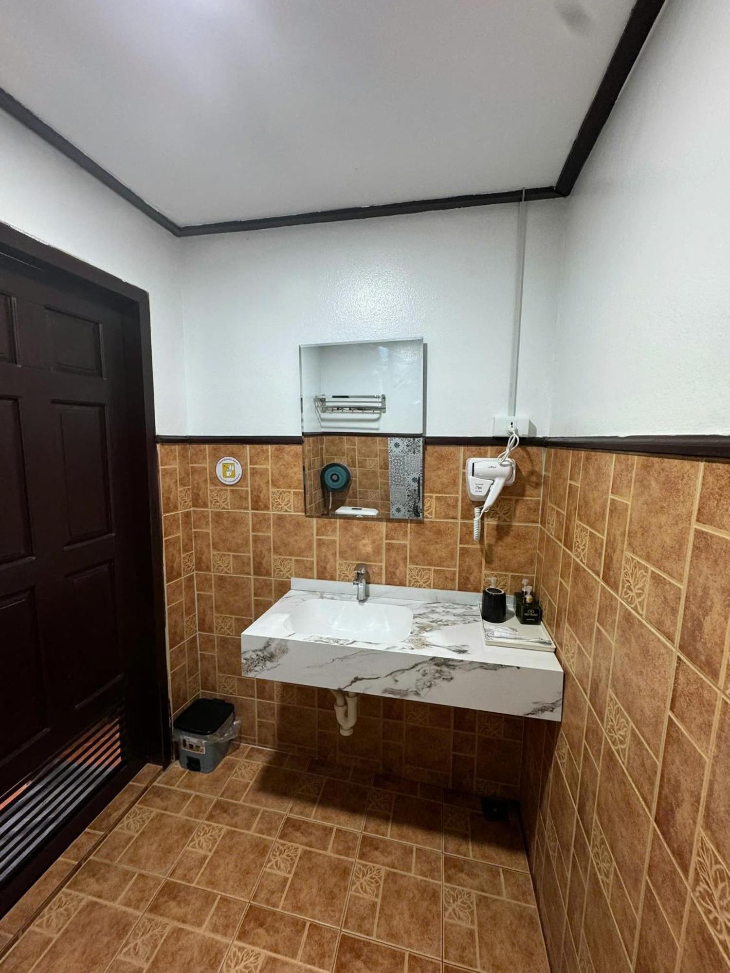 Win Hotel Ванг-В'єнг Екстер'єр фото